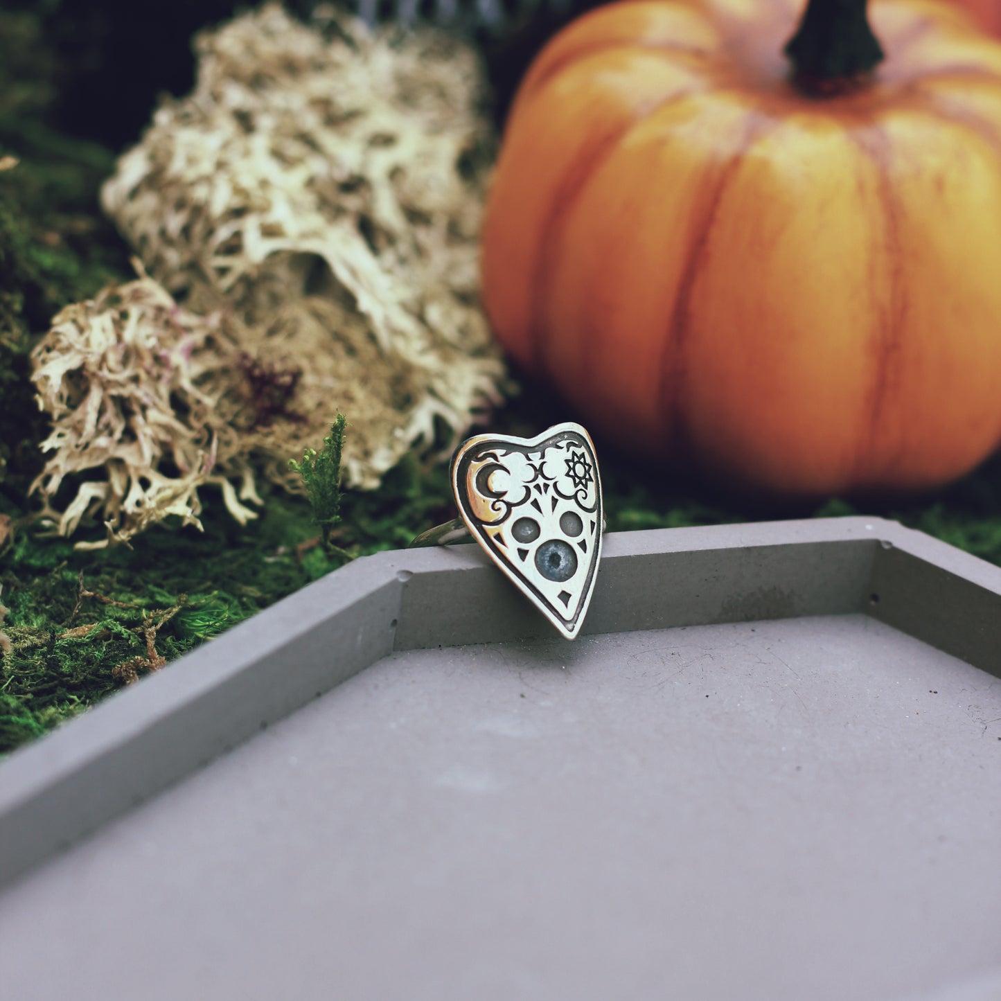 Planchette Ring