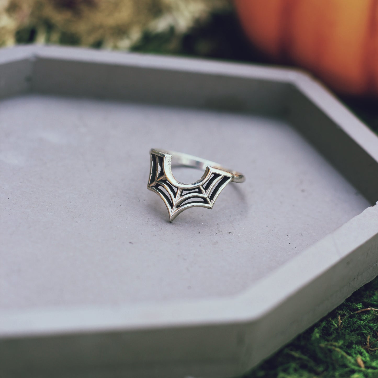Web Stacker Ring