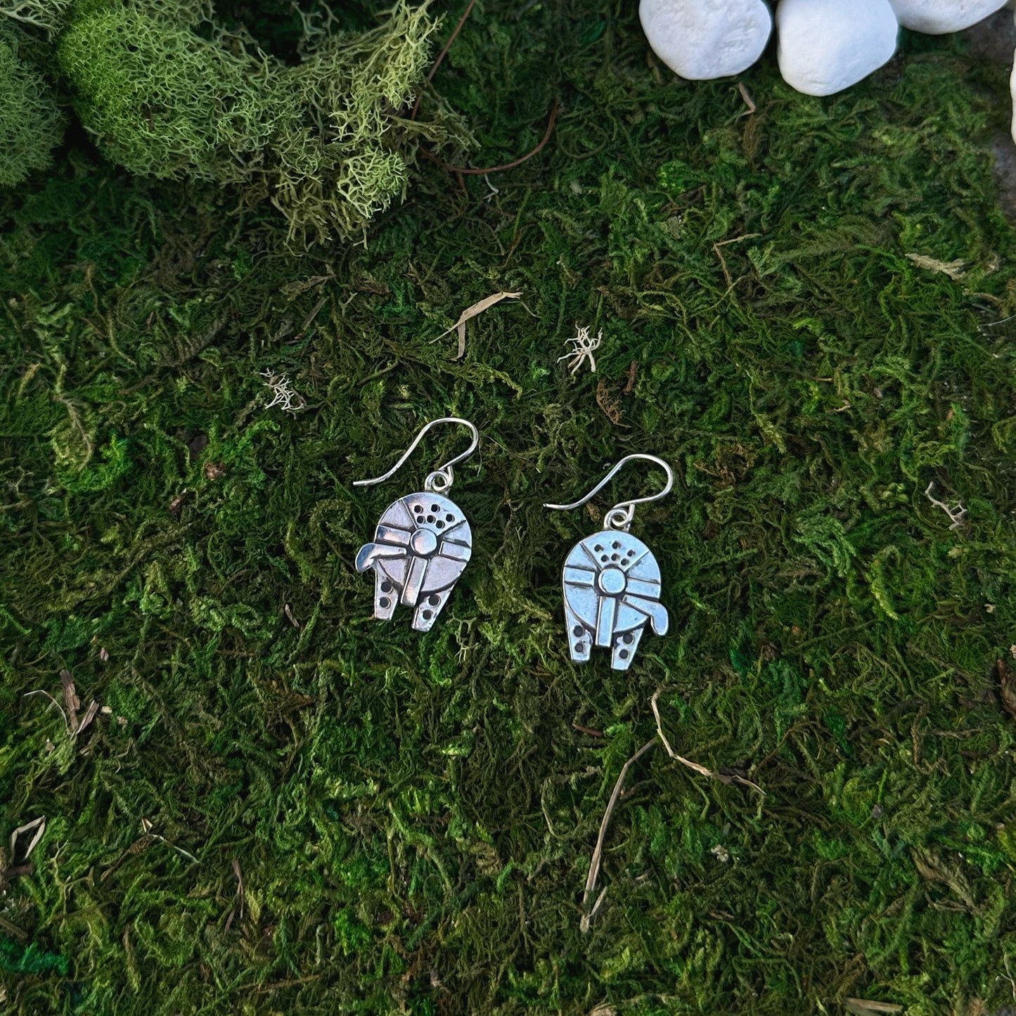 Mimimal Falcon Earrings