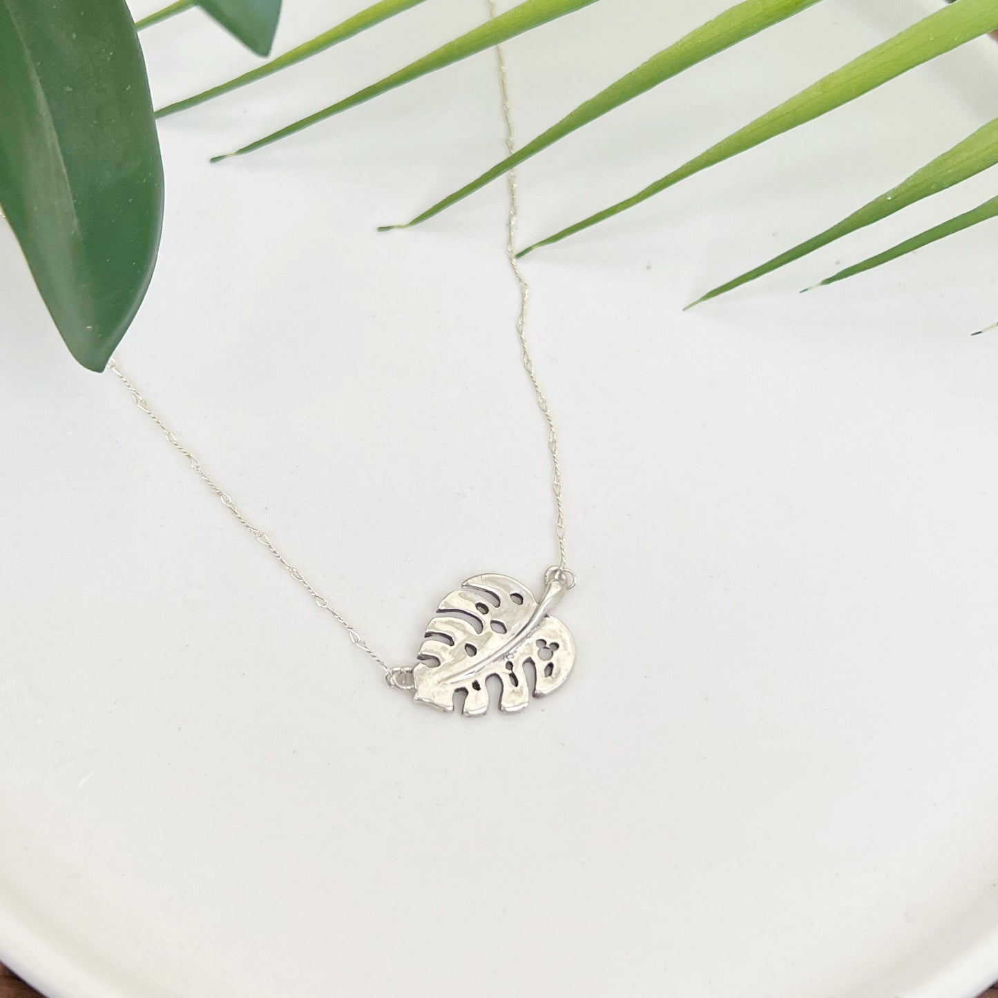 Moustera Necklace