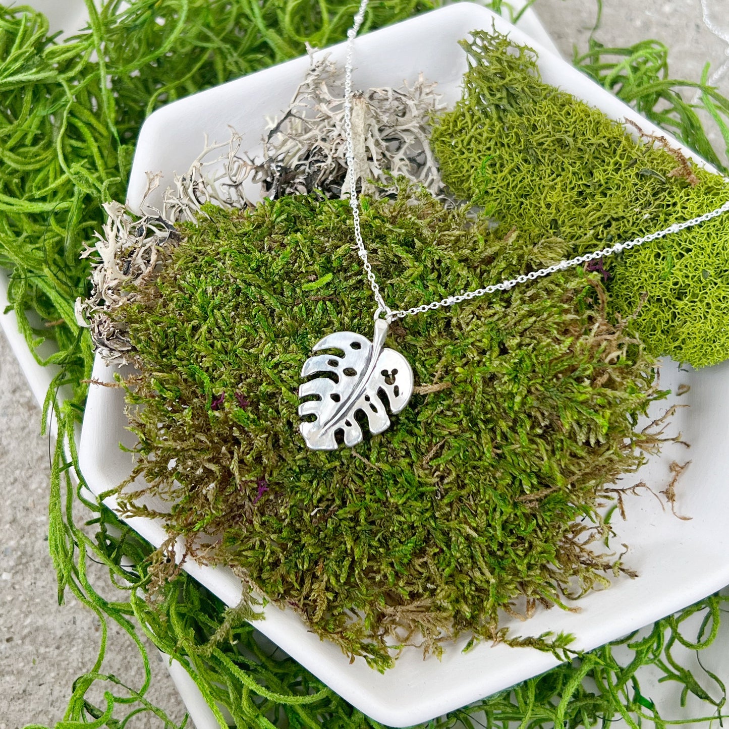 Moustera Necklace
