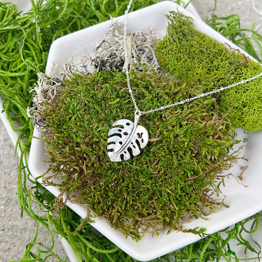 Moustera Necklace